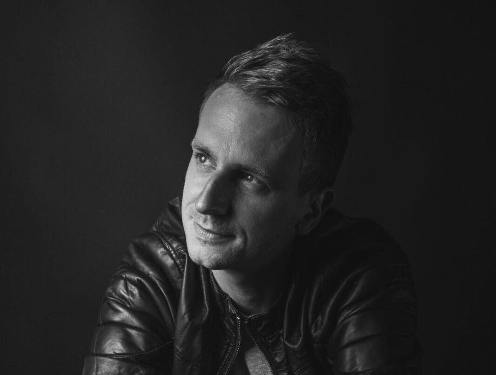 Pieter Beekink boeken bij Discover Entertainment
Pieter Beekink – veelzijdige zanger, entertainer e…